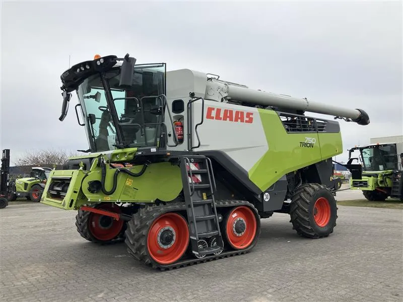 CLAAS TRION 750 TT